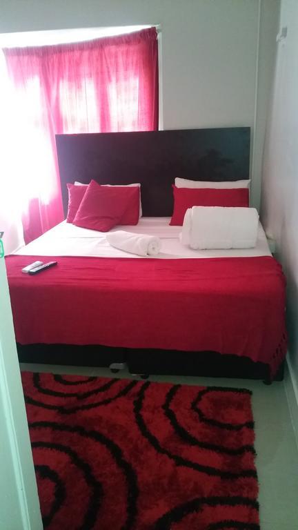 פרטוריה Valley Guest House מראה חיצוני תמונה