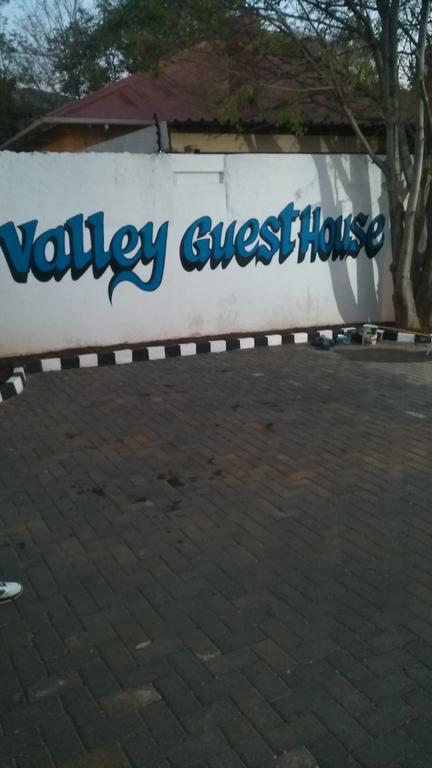פרטוריה Valley Guest House מראה חיצוני תמונה